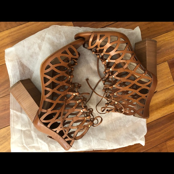 Lace Up Chunky Heel Sandal 👡 - Picture 4 of 6